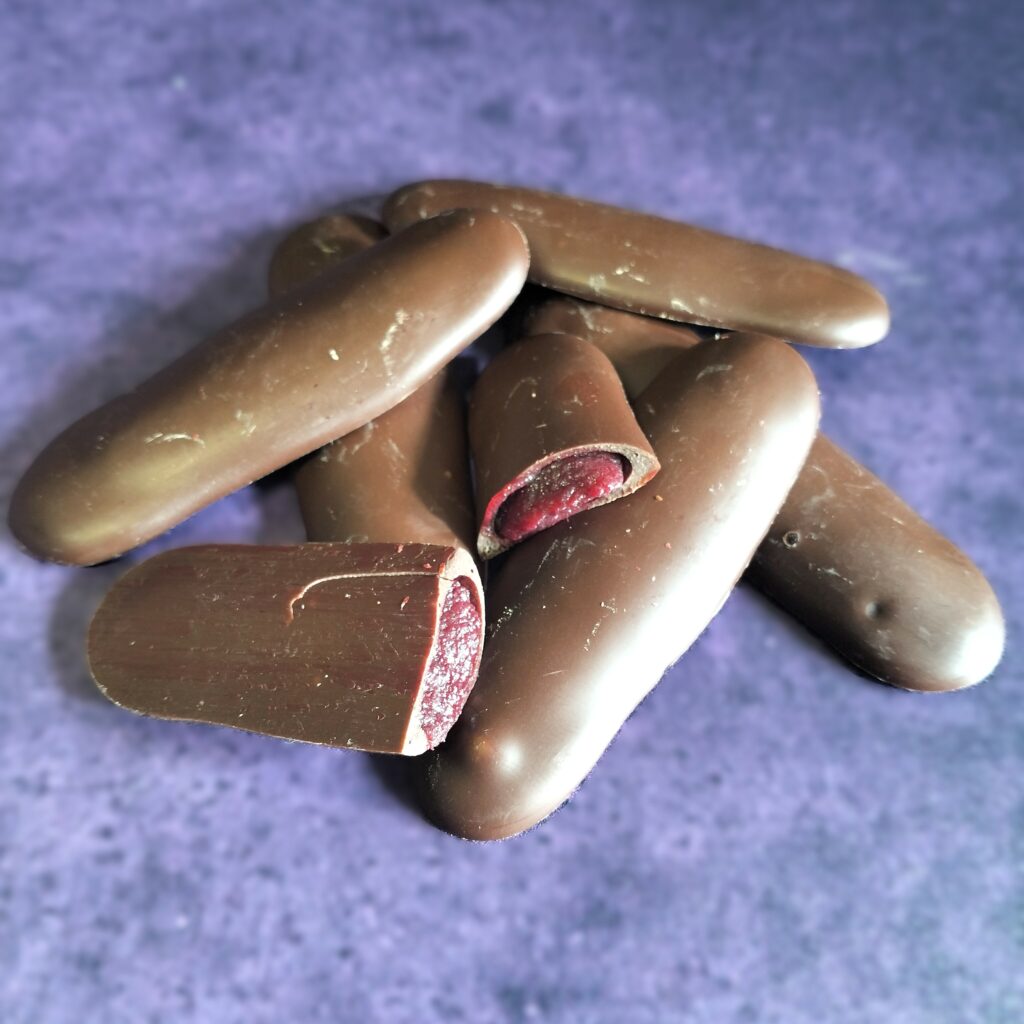 Languettes chocolat noir fourrées cassis de bourgogne