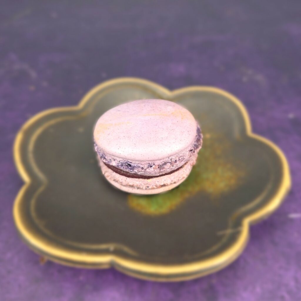 Macaron Cassis
