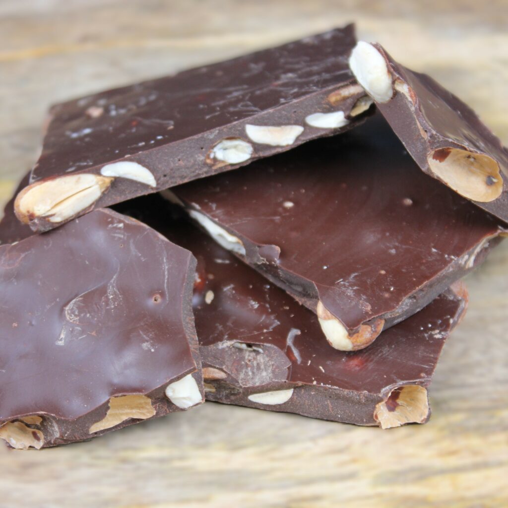 Chocolat noir aux amandes