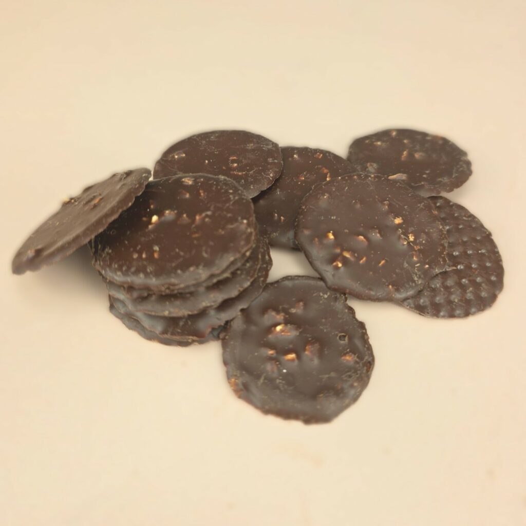 Palets chocolat noir brisures d'amandes