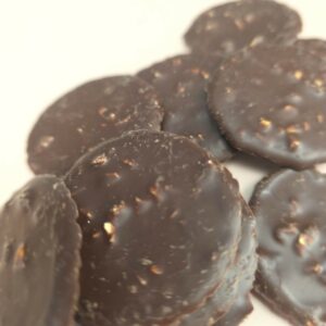 Palets chocolat noir brisures d'amandes – Image 2