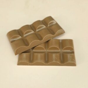 Tablette chocolat noir fourrée praliné (petit modèle) – Image 2